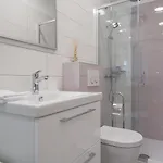 Drop In Luxury * Split