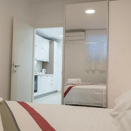 Drop In Luxury Apartment Split