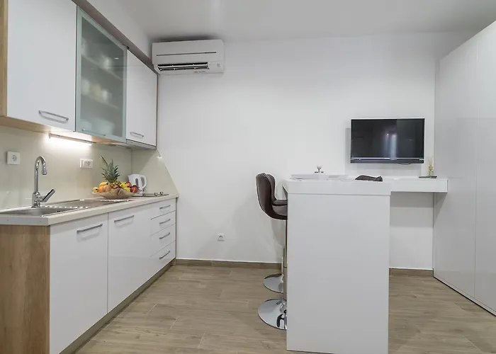Drop In Luxury Apartment *